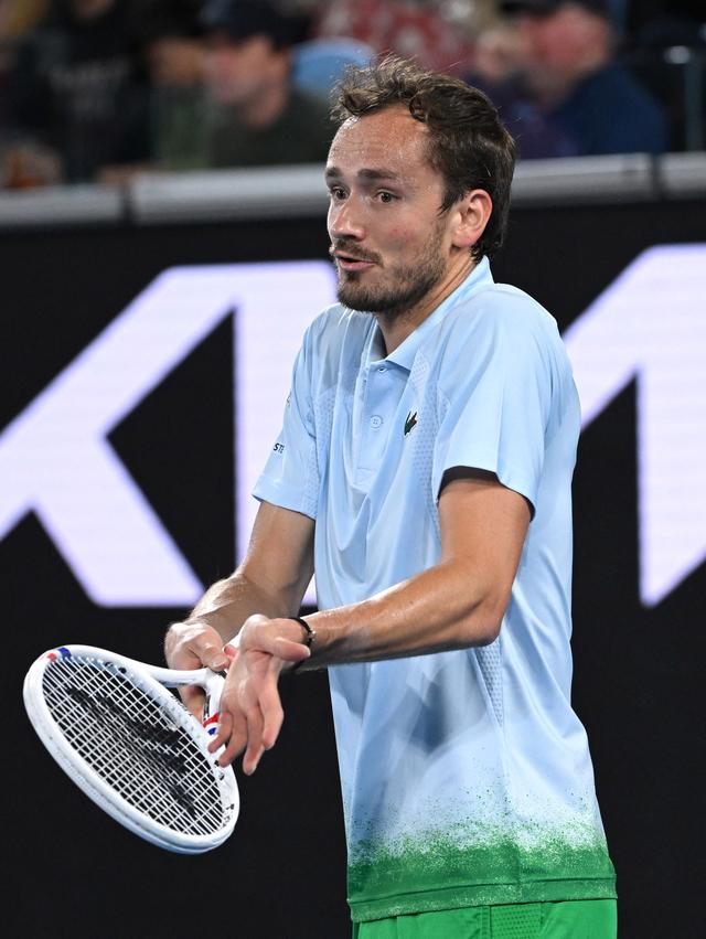 英国网球队翻盘日本网球队，梅德韦杰夫送出助攻的简单介绍