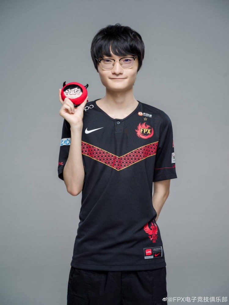 DK横扫CLG,Peanut极限生还后反打焦点之战入围赛,锁定晋级资格 DK横扫CLG,Peanut极限生还后反打焦点之战入围赛,锁定晋级资格