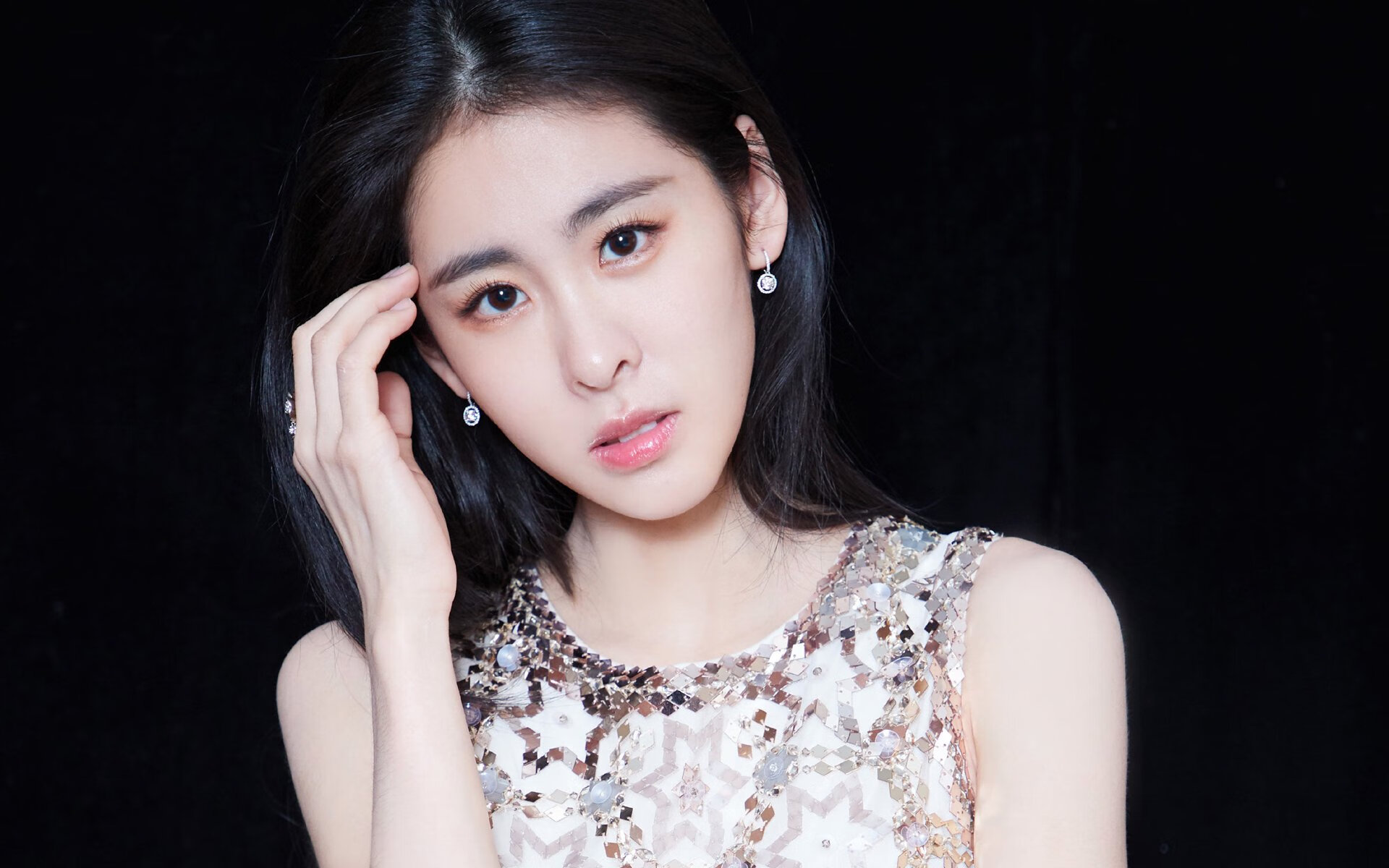 国际篮球焦点战,广厦队速胜开拓者,中国力量震撼篮坛